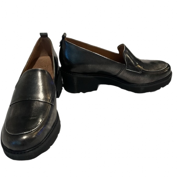 Naturalizer "Darry" Black and Silver Loafers NEW IN BOX - Picture 1 of 8